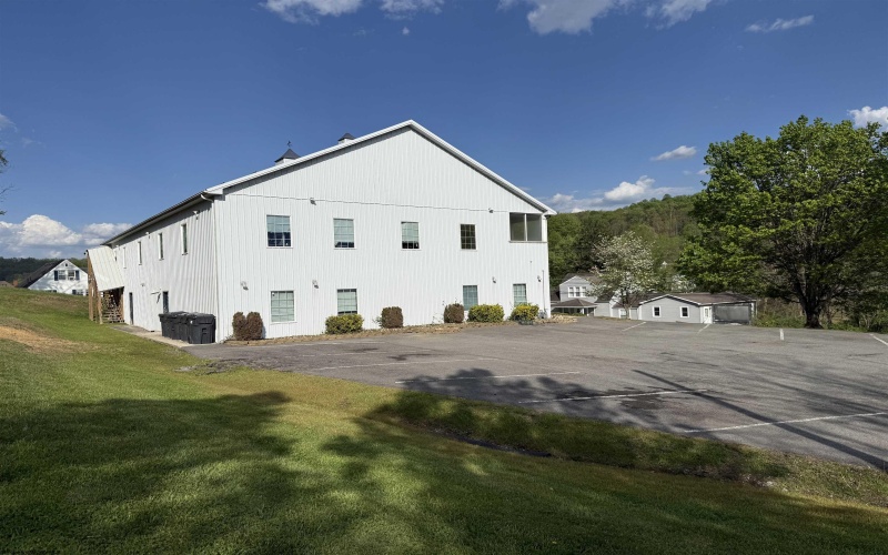 100-B Avery Olivia Way, Fairmont, West Virginia 26554, 0 , 0 ,0,Commercial (lease),For Rent,Avery Olivia,0,10163252
