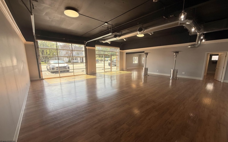 142 Main Street, Bridgeport, West Virginia 26330, 0 , 0 ,0,Commercial (lease),For Rent,Main,0,10164931