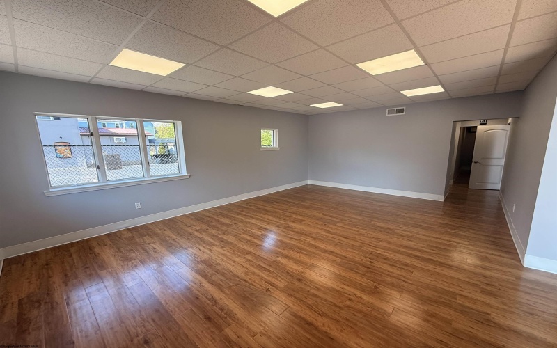 142 Main Street, Bridgeport, West Virginia 26330, 0 , 0 ,0,Commercial (lease),For Rent,Main,0,10164931