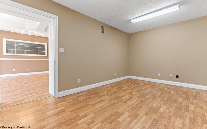 141 High Street, Morgantown, West Virginia 26501, 0 , 0 ,0,Commercial (lease),For Rent,High,0,10164919