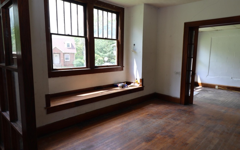 122 Randolph Avenue, Elkins, West Virginia 26241, 0 , 0 ,0,Commercial (for Sale),For Sale,Randolph,0,10164733