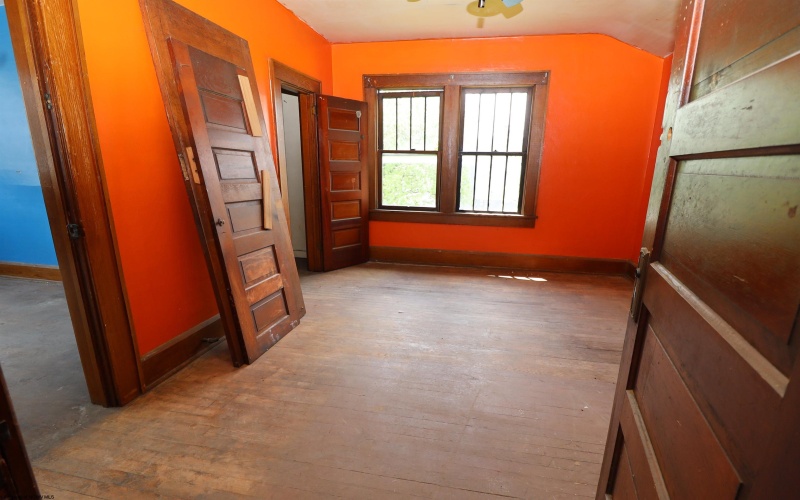 122 Randolph Avenue, Elkins, West Virginia 26241, 0 , 0 ,0,Commercial (for Sale),For Sale,Randolph,0,10164733