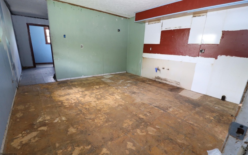 122 Randolph Avenue, Elkins, West Virginia 26241, 0 , 0 ,0,Commercial (for Sale),For Sale,Randolph,0,10164733