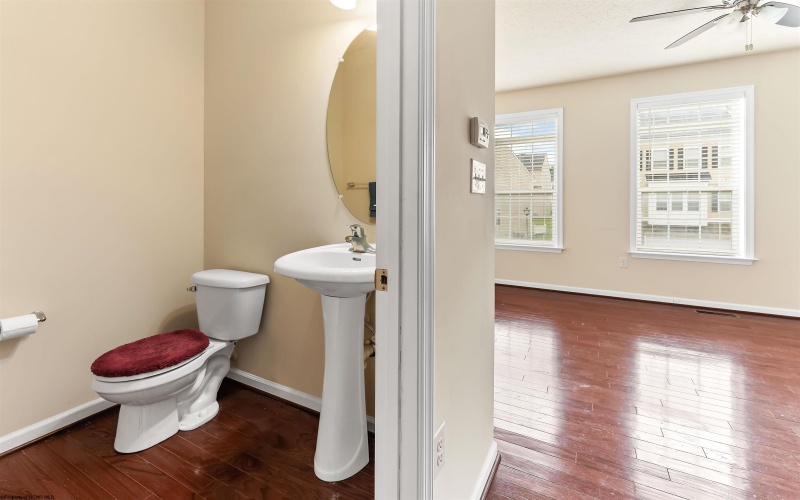 3313 Sun Court, Morgantown, West Virginia 26505, 4 Bedrooms Bedrooms, 7 Rooms Rooms,4 BathroomsBathrooms,Residential Rentals,For Rent,Sun,0,10165658