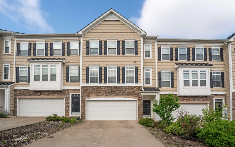 3313 Sun Court, Morgantown, West Virginia 26505, 4 Bedrooms Bedrooms, 7 Rooms Rooms,4 BathroomsBathrooms,Residential Rentals,For Rent,Sun,0,10165658