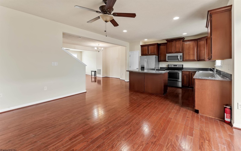 3313 Sun Court, Morgantown, West Virginia 26505, 4 Bedrooms Bedrooms, 7 Rooms Rooms,4 BathroomsBathrooms,Residential Rentals,For Rent,Sun,0,10165658