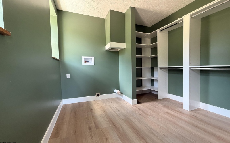 915 Boulevard Avenue, Fairmont, West Virginia 26554, 4 Bedrooms Bedrooms, 7 Rooms Rooms,2 BathroomsBathrooms,Single Family Detached,For Sale,Boulevard,0,10165668