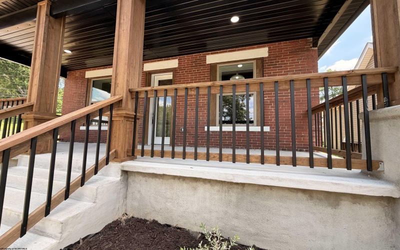 915 Boulevard Avenue, Fairmont, West Virginia 26554, 4 Bedrooms Bedrooms, 7 Rooms Rooms,2 BathroomsBathrooms,Single Family Detached,For Sale,Boulevard,0,10165668