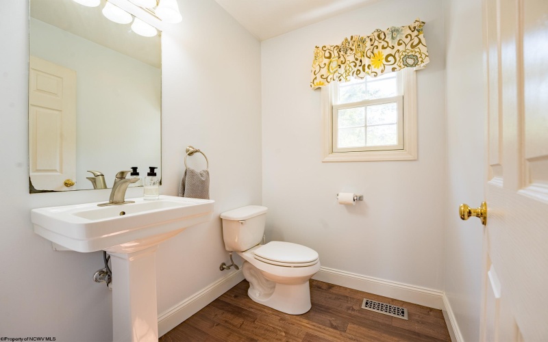 105 June Lane, Morgantown, West Virginia 26508, 3 Bedrooms Bedrooms, 8 Rooms Rooms,2 BathroomsBathrooms,Single Family Detached,For Sale,June,0,10165665