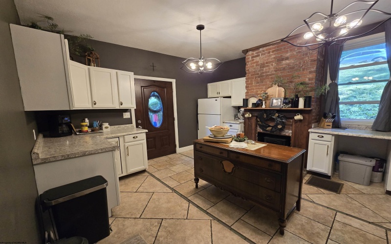 498 Gay Street, Grafton, West Virginia 26354, 4 Bedrooms Bedrooms, 7 Rooms Rooms,1 BathroomBathrooms,Single Family Detached,For Sale,Gay,0,10165663