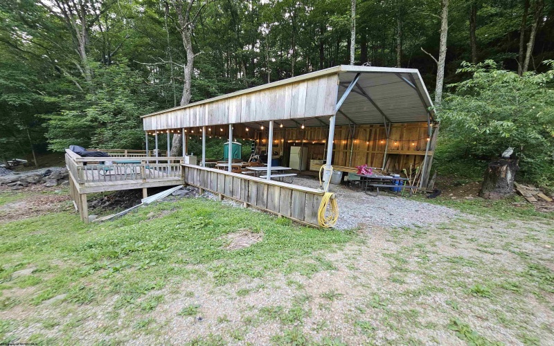 133 Forest Lane, Mannington, West Virginia 26582, 3 Bedrooms Bedrooms, 7 Rooms Rooms,2 BathroomsBathrooms,Single Family Detached,For Sale,Forest,0,10165661