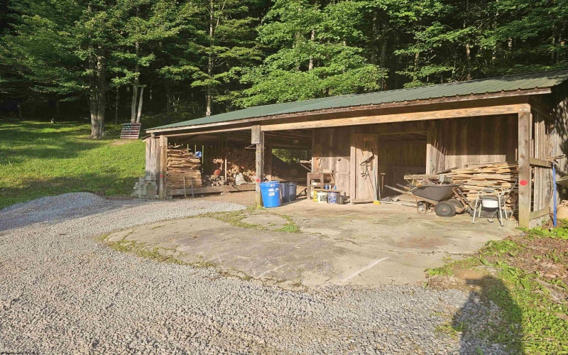 133 Forest Lane, Mannington, West Virginia 26582, 3 Bedrooms Bedrooms, 7 Rooms Rooms,2 BathroomsBathrooms,Single Family Detached,For Sale,Forest,0,10165661