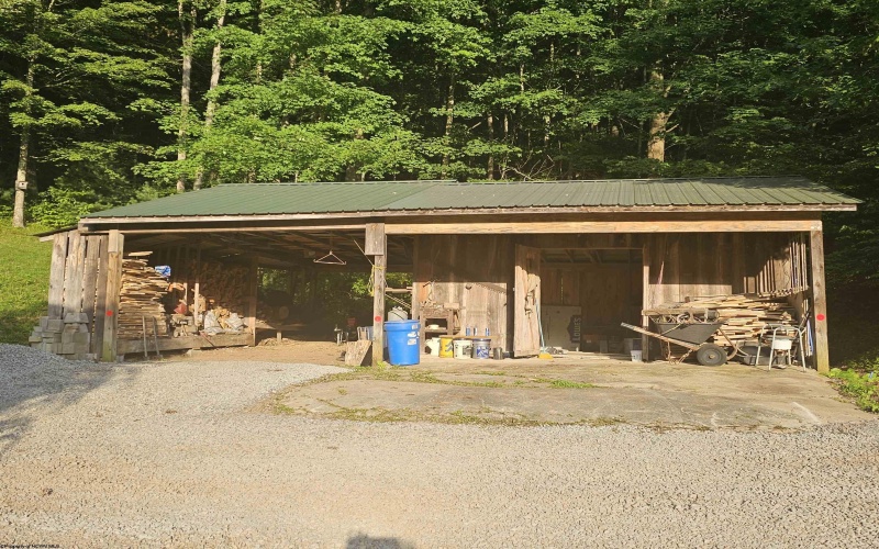 133 Forest Lane, Mannington, West Virginia 26582, 3 Bedrooms Bedrooms, 7 Rooms Rooms,2 BathroomsBathrooms,Single Family Detached,For Sale,Forest,0,10165661