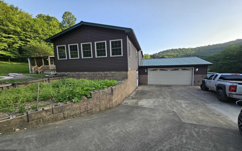 133 Forest Lane, Mannington, West Virginia 26582, 3 Bedrooms Bedrooms, 7 Rooms Rooms,2 BathroomsBathrooms,Single Family Detached,For Sale,Forest,0,10165661