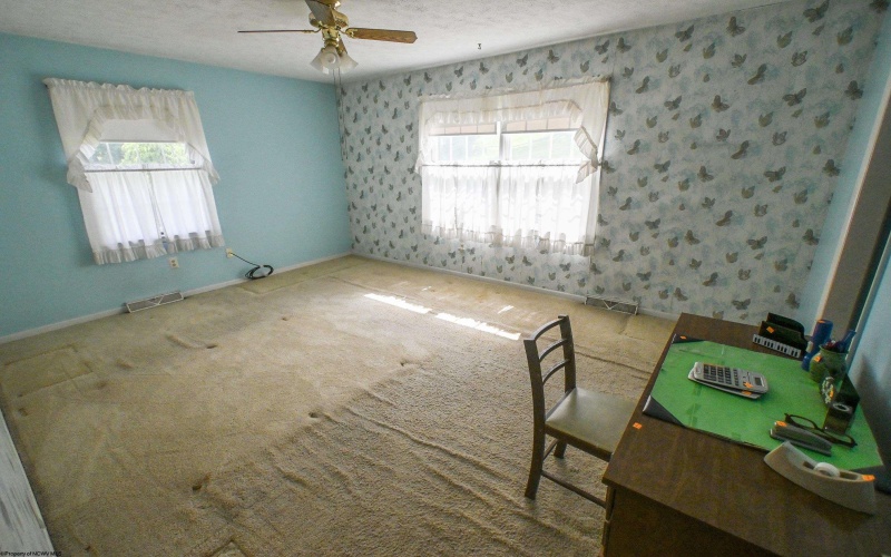 156 Scenery Drive, Morgantown, West Virginia 26505-2533, 4 Bedrooms Bedrooms, 7 Rooms Rooms,2 BathroomsBathrooms,Single Family Detached,For Sale,Scenery,0,10165662