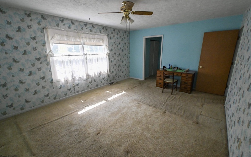 156 Scenery Drive, Morgantown, West Virginia 26505-2533, 4 Bedrooms Bedrooms, 7 Rooms Rooms,2 BathroomsBathrooms,Single Family Detached,For Sale,Scenery,0,10165662