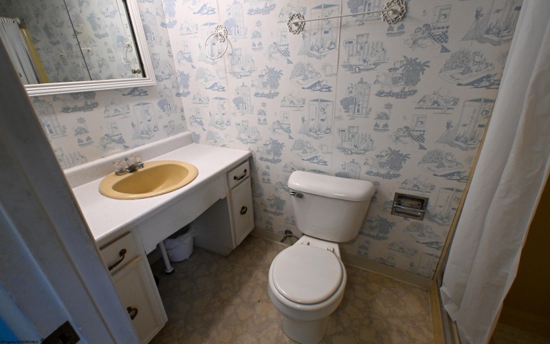 156 Scenery Drive, Morgantown, West Virginia 26505-2533, 4 Bedrooms Bedrooms, 7 Rooms Rooms,2 BathroomsBathrooms,Single Family Detached,For Sale,Scenery,0,10165662