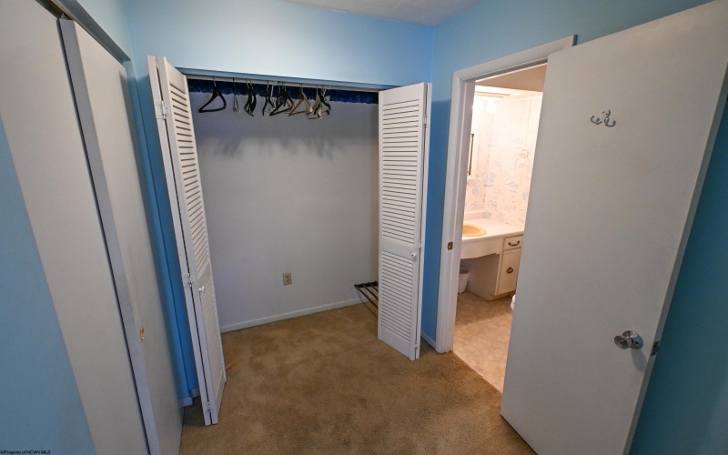 156 Scenery Drive, Morgantown, West Virginia 26505-2533, 4 Bedrooms Bedrooms, 7 Rooms Rooms,2 BathroomsBathrooms,Single Family Detached,For Sale,Scenery,0,10165662