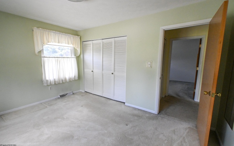 156 Scenery Drive, Morgantown, West Virginia 26505-2533, 4 Bedrooms Bedrooms, 7 Rooms Rooms,2 BathroomsBathrooms,Single Family Detached,For Sale,Scenery,0,10165662