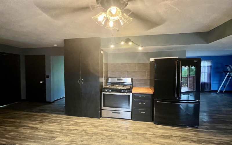 1825 Martha Avenue, Fairmont, West Virginia 26554, 4 Bedrooms Bedrooms, 10 Rooms Rooms,2 BathroomsBathrooms,Single Family Detached,For Sale,Martha,0,10165637