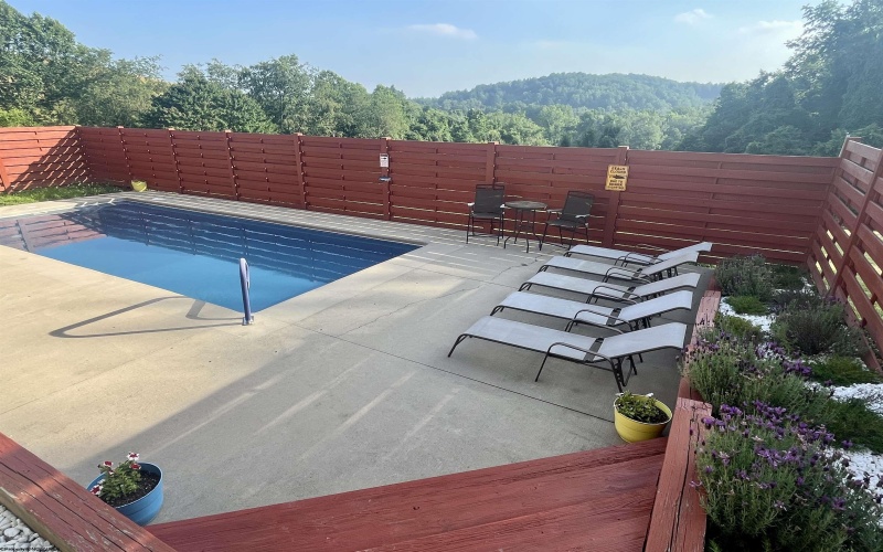 1825 Martha Avenue, Fairmont, West Virginia 26554, 4 Bedrooms Bedrooms, 10 Rooms Rooms,2 BathroomsBathrooms,Single Family Detached,For Sale,Martha,0,10165637