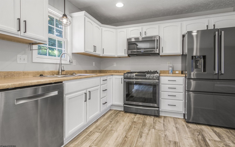 312 Anini Drive, Morgantown, West Virginia 26508, 4 Bedrooms Bedrooms, 7 Rooms Rooms,3 BathroomsBathrooms,Single Family Detached,For Sale,Anini,0,10165673