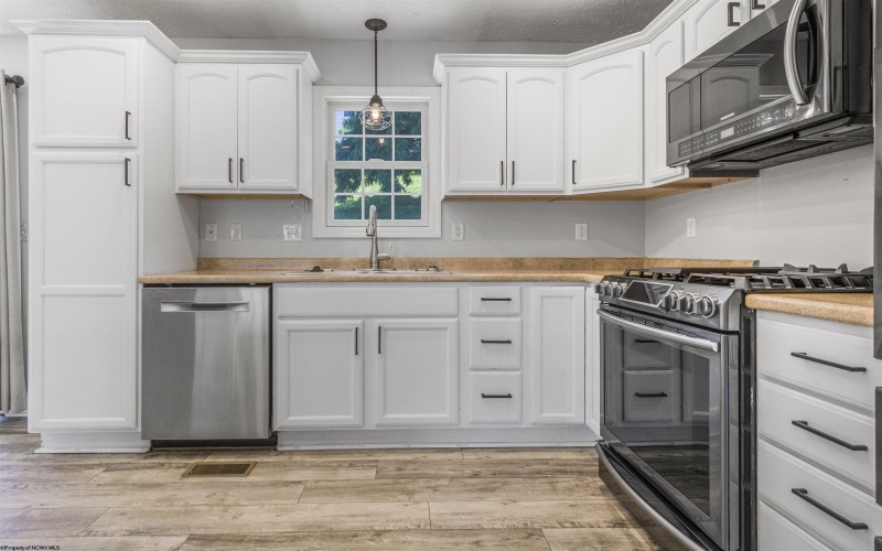 312 Anini Drive, Morgantown, West Virginia 26508, 4 Bedrooms Bedrooms, 7 Rooms Rooms,3 BathroomsBathrooms,Single Family Detached,For Sale,Anini,0,10165673