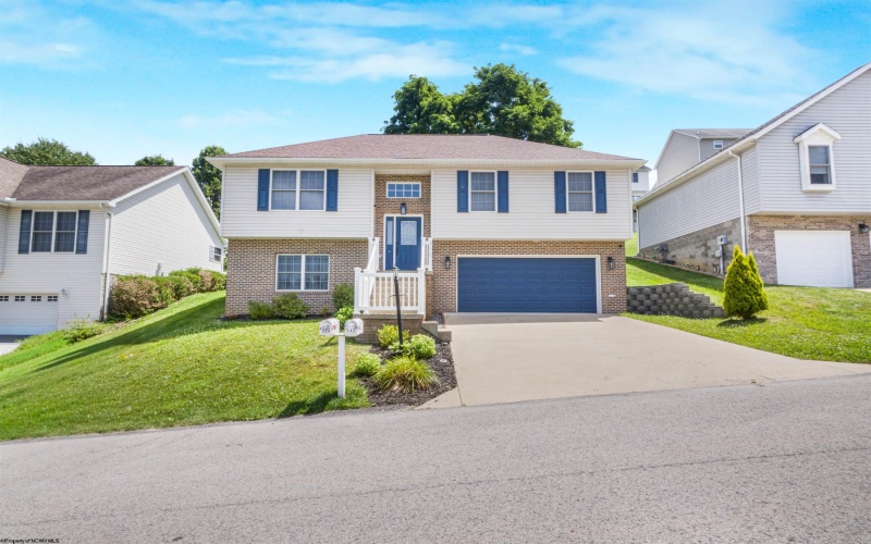 312 Anini Drive, Morgantown, West Virginia 26508, 4 Bedrooms Bedrooms, 7 Rooms Rooms,3 BathroomsBathrooms,Single Family Detached,For Sale,Anini,0,10165673