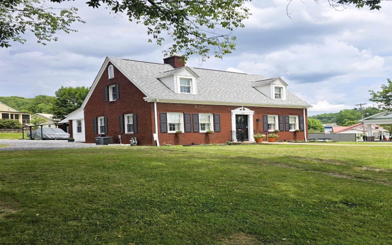 114 Pike Street, Grafton, West Virginia 26354, 2 Bedrooms Bedrooms, 5 Rooms Rooms,1 BathroomBathrooms,Single Family Detached,For Sale,Pike,0,10165677
