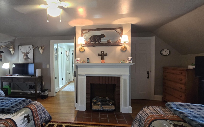 114 Pike Street, Grafton, West Virginia 26354, 2 Bedrooms Bedrooms, 5 Rooms Rooms,1 BathroomBathrooms,Single Family Detached,For Sale,Pike,0,10165677