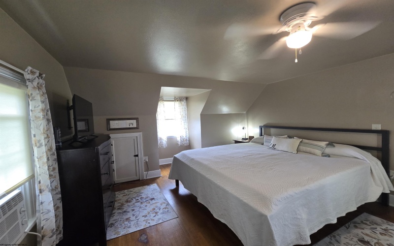 114 Pike Street, Grafton, West Virginia 26354, 2 Bedrooms Bedrooms, 5 Rooms Rooms,1 BathroomBathrooms,Single Family Detached,For Sale,Pike,0,10165677