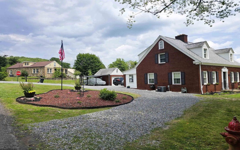 114 Pike Street, Grafton, West Virginia 26354, 2 Bedrooms Bedrooms, 5 Rooms Rooms,1 BathroomBathrooms,Single Family Detached,For Sale,Pike,0,10165677