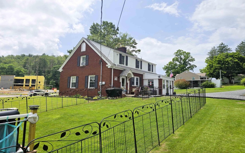 114 Pike Street, Grafton, West Virginia 26354, 2 Bedrooms Bedrooms, 5 Rooms Rooms,1 BathroomBathrooms,Single Family Detached,For Sale,Pike,0,10165677