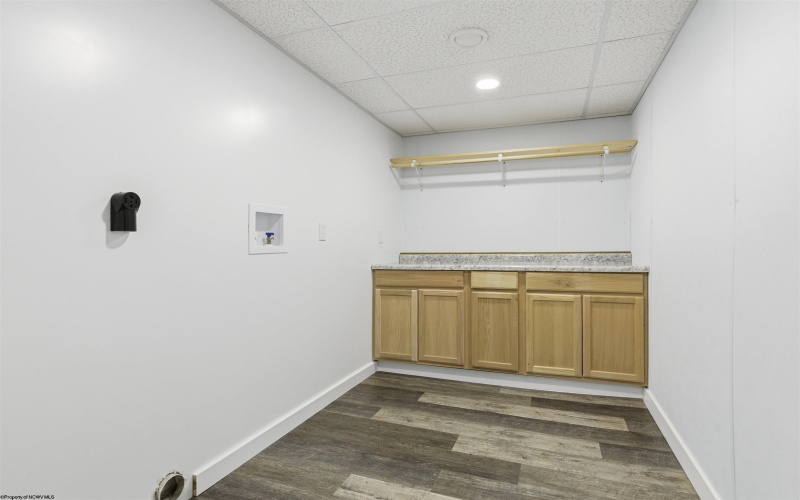 302 Taftarosa Drive, Clarksburg, West Virginia 26301, 4 Bedrooms Bedrooms, 15 Rooms Rooms,3 BathroomsBathrooms,Single Family Detached,For Sale,Taftarosa,0,10165676
