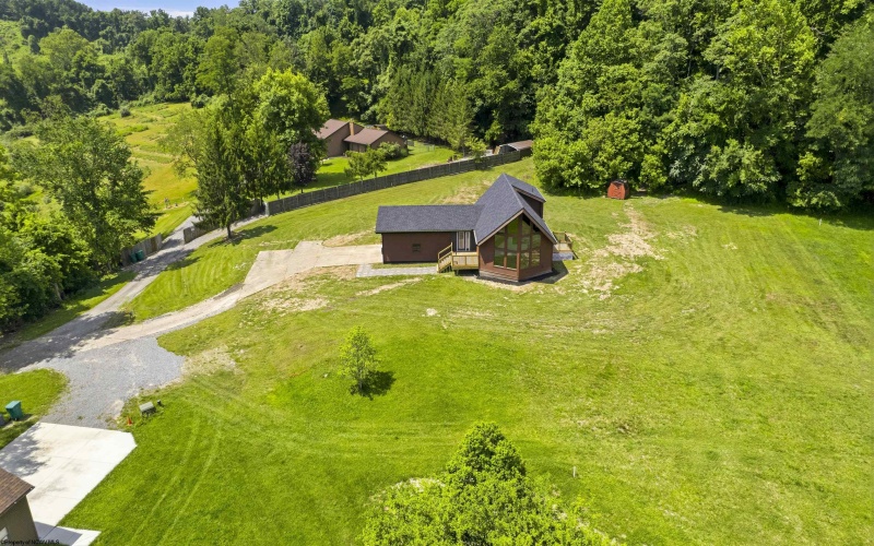 302 Taftarosa Drive, Clarksburg, West Virginia 26301, 4 Bedrooms Bedrooms, 15 Rooms Rooms,3 BathroomsBathrooms,Single Family Detached,For Sale,Taftarosa,0,10165676