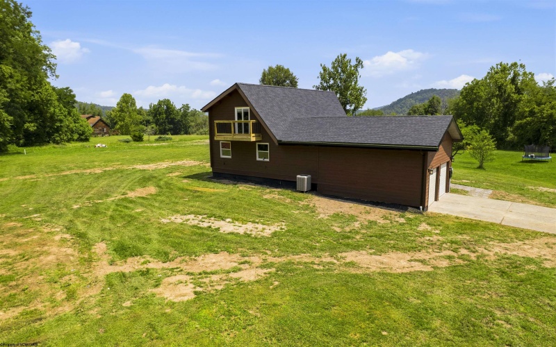 302 Taftarosa Drive, Clarksburg, West Virginia 26301, 4 Bedrooms Bedrooms, 15 Rooms Rooms,3 BathroomsBathrooms,Single Family Detached,For Sale,Taftarosa,0,10165676