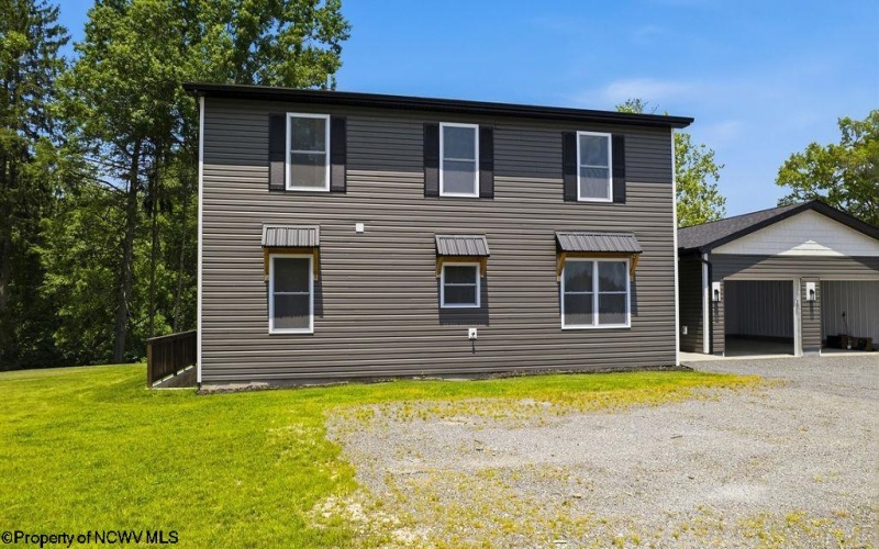 800 Country Club Road, Fairmont, West Virginia 26554, 5 Bedrooms Bedrooms, 8 Rooms Rooms,2 BathroomsBathrooms,Single Family Detached,For Sale,Country Club,0,10165675