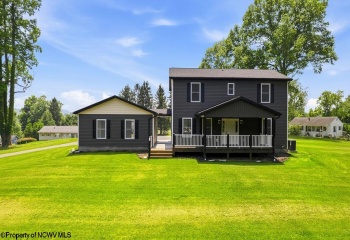 800 Country Club Road, Fairmont, West Virginia 26554, 5 Bedrooms Bedrooms, 8 Rooms Rooms,2 BathroomsBathrooms,Single Family Detached,For Sale,Country Club,0,10165675