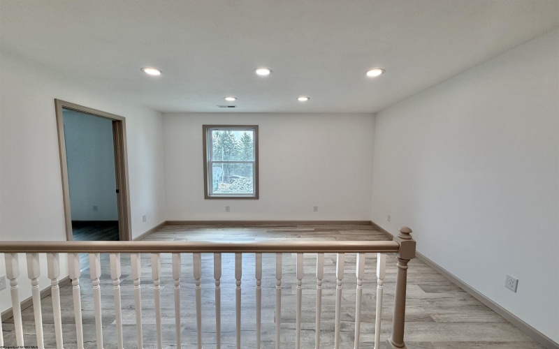800 Country Club Road, Fairmont, West Virginia 26554, 5 Bedrooms Bedrooms, 8 Rooms Rooms,2 BathroomsBathrooms,Single Family Detached,For Sale,Country Club,0,10165675