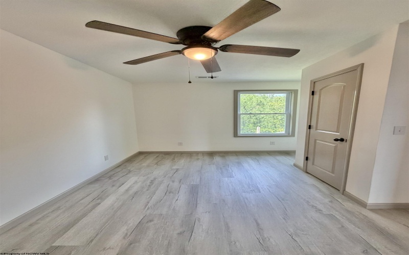 800 Country Club Road, Fairmont, West Virginia 26554, 5 Bedrooms Bedrooms, 8 Rooms Rooms,2 BathroomsBathrooms,Single Family Detached,For Sale,Country Club,0,10165675