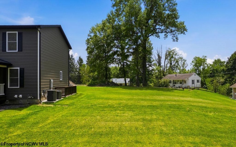 800 Country Club Road, Fairmont, West Virginia 26554, 5 Bedrooms Bedrooms, 8 Rooms Rooms,2 BathroomsBathrooms,Single Family Detached,For Sale,Country Club,0,10165675