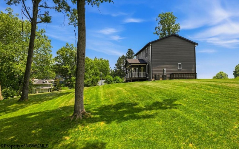 800 Country Club Road, Fairmont, West Virginia 26554, 5 Bedrooms Bedrooms, 8 Rooms Rooms,2 BathroomsBathrooms,Single Family Detached,For Sale,Country Club,0,10165675