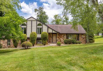 3300 Fox Run Court, Morgantown, West Virginia 26508, 4 Bedrooms Bedrooms, 10 Rooms Rooms,2 BathroomsBathrooms,Single Family Detached,For Sale,Fox Run,0,10165679