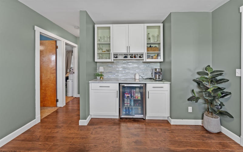 573 Broadway Avenue, Star City, West Virginia 26505, 3 Bedrooms Bedrooms, 7 Rooms Rooms,2 BathroomsBathrooms,Single Family Detached,For Sale,Broadway,0,10165678