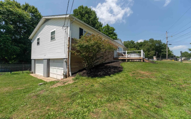 573 Broadway Avenue, Star City, West Virginia 26505, 3 Bedrooms Bedrooms, 7 Rooms Rooms,2 BathroomsBathrooms,Single Family Detached,For Sale,Broadway,0,10165678
