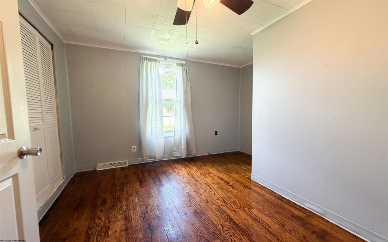 511 Pennsylvania Avenue, Nutter Fort, West Virginia 26301, 2 Bedrooms Bedrooms, 4 Rooms Rooms,1 BathroomBathrooms,Single Family Detached,For Sale,Pennsylvania,0,10165701