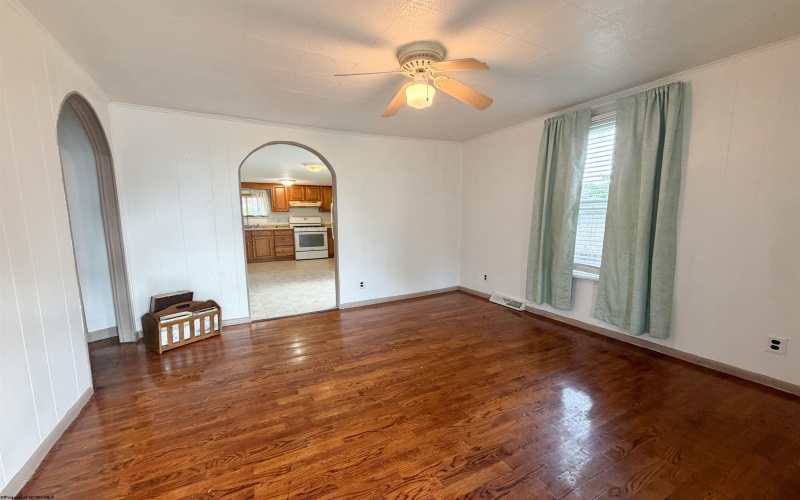 511 Pennsylvania Avenue, Nutter Fort, West Virginia 26301, 2 Bedrooms Bedrooms, 4 Rooms Rooms,1 BathroomBathrooms,Single Family Detached,For Sale,Pennsylvania,0,10165701