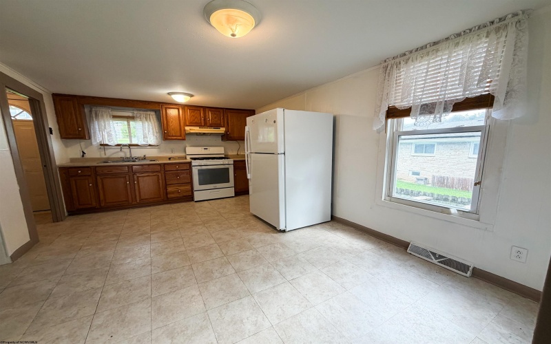 511 Pennsylvania Avenue, Nutter Fort, West Virginia 26301, 2 Bedrooms Bedrooms, 4 Rooms Rooms,1 BathroomBathrooms,Single Family Detached,For Sale,Pennsylvania,0,10165701