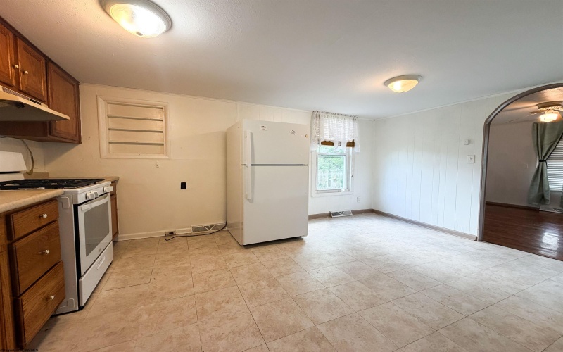 511 Pennsylvania Avenue, Nutter Fort, West Virginia 26301, 2 Bedrooms Bedrooms, 4 Rooms Rooms,1 BathroomBathrooms,Single Family Detached,For Sale,Pennsylvania,0,10165701