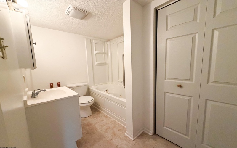 511 Pennsylvania Avenue, Nutter Fort, West Virginia 26301, 2 Bedrooms Bedrooms, 4 Rooms Rooms,1 BathroomBathrooms,Single Family Detached,For Sale,Pennsylvania,0,10165701